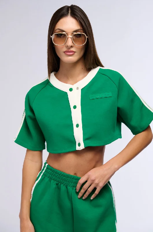 ON POINT BUTTON DOWN CROP TOP IN GREEN